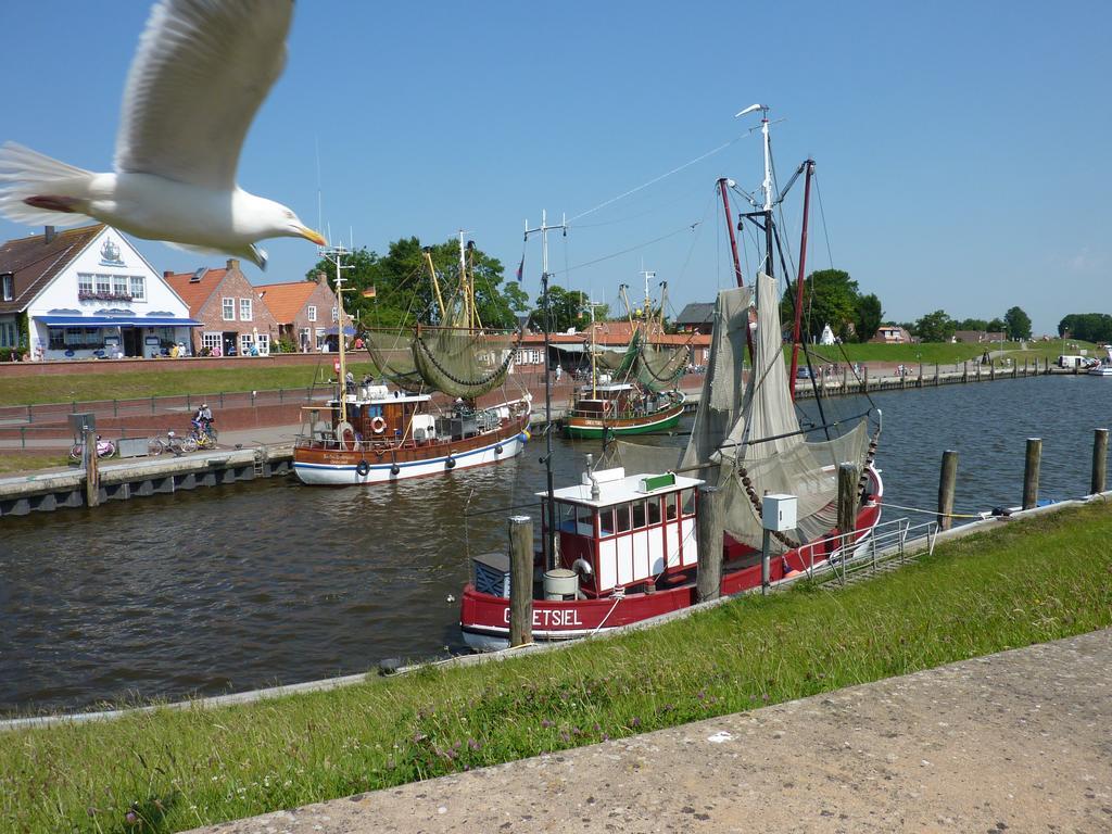 Hotel Garni Goldener Anker Greetsiel Exterior foto
